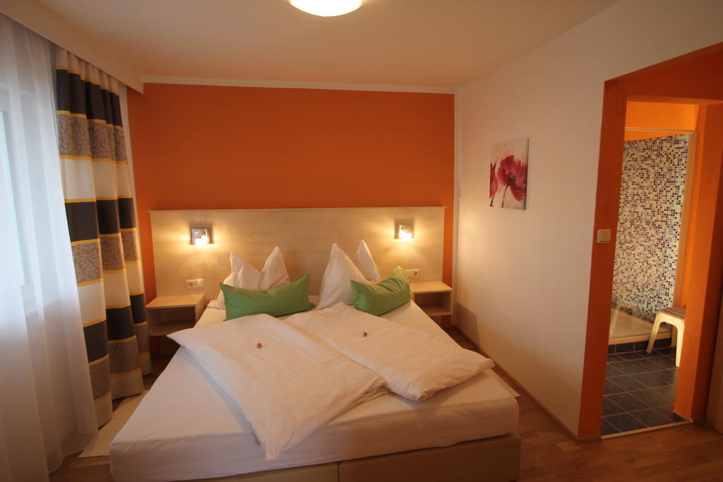 Seepension Neubacher Kg Nussdorf am Attersee Rum bild